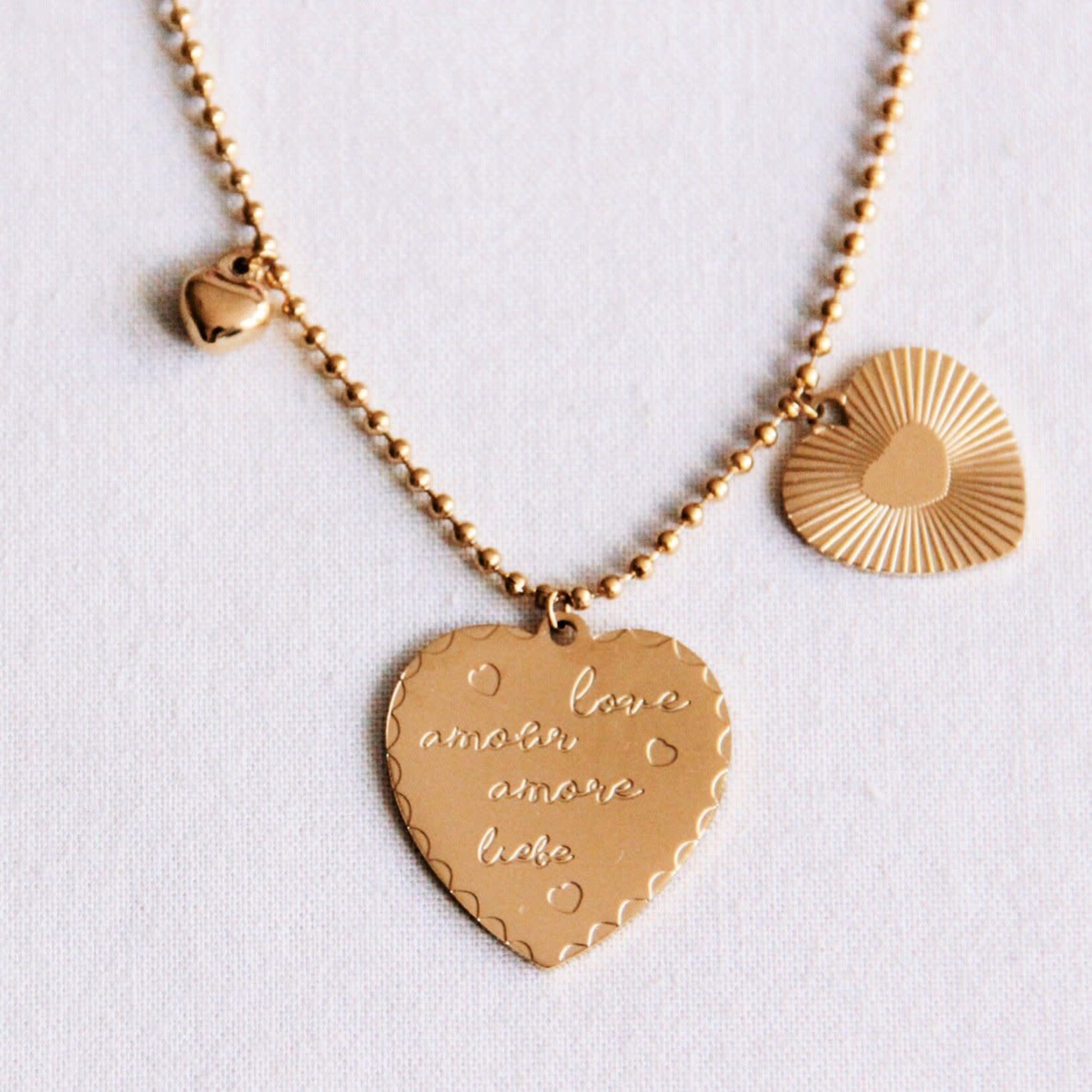 Bazou Ballchain necklace with 3 hearts