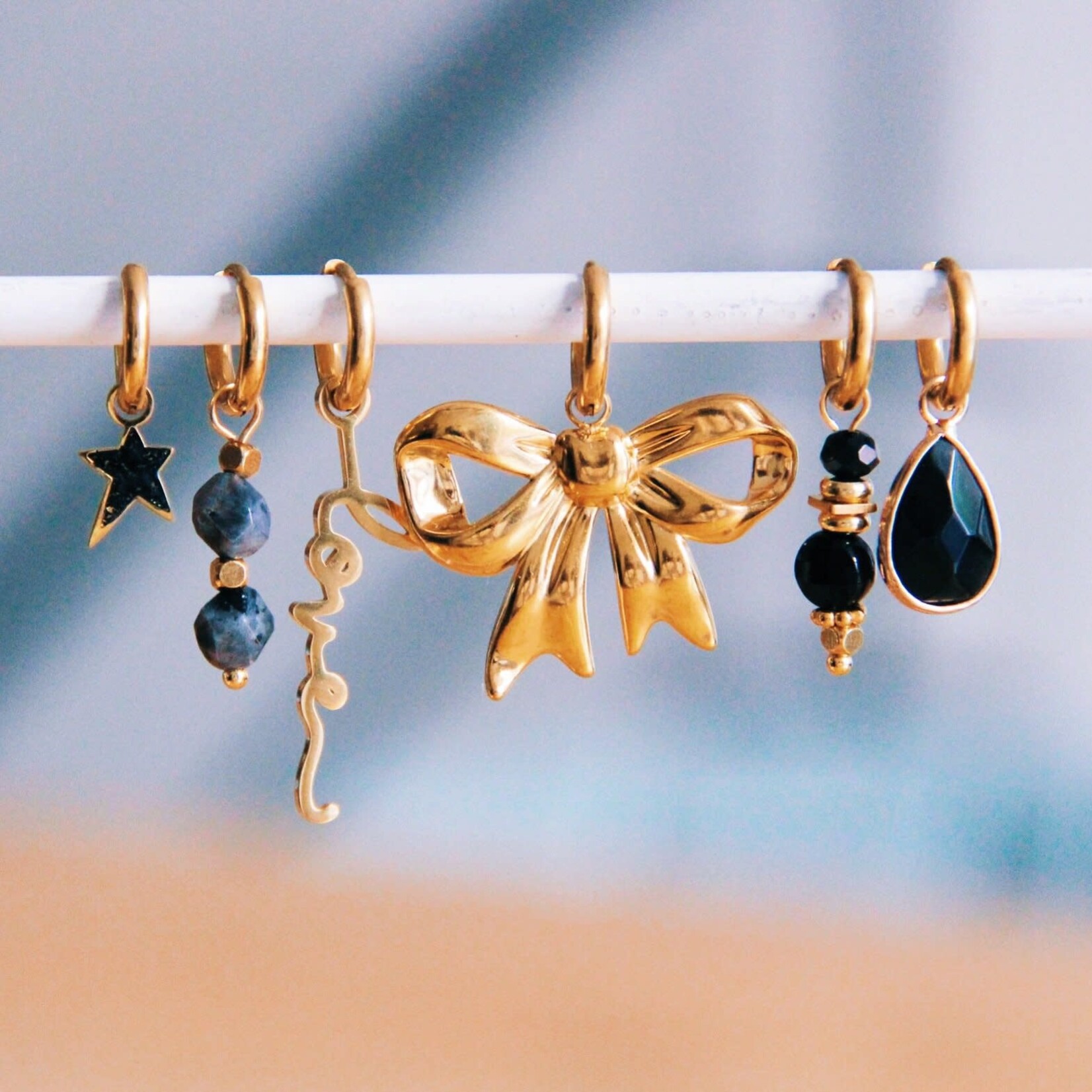Bazou Stainless steel hoop earrings LOVE - gold