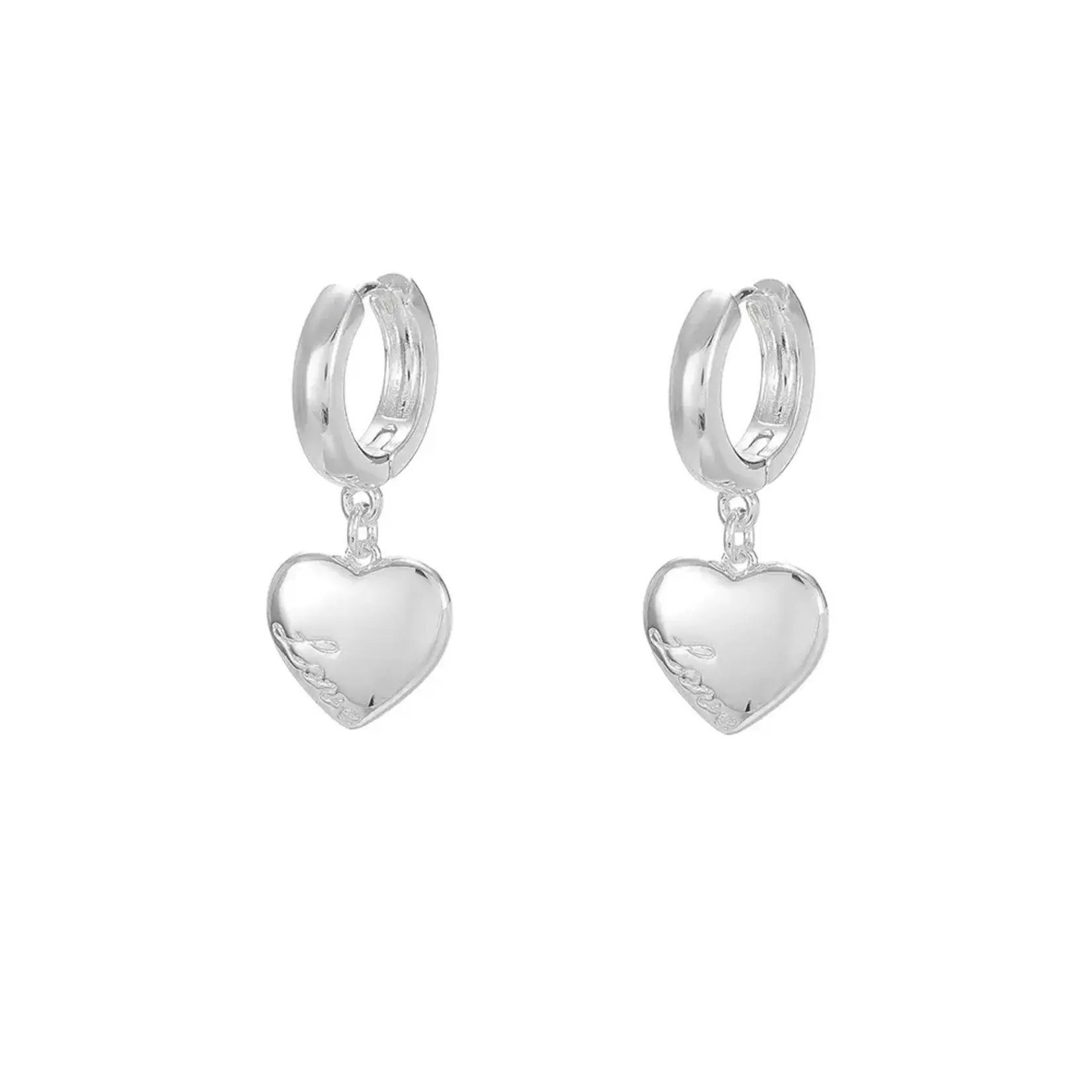 By Shir By Shir Oorbellen klein bedel love heart- Zilver