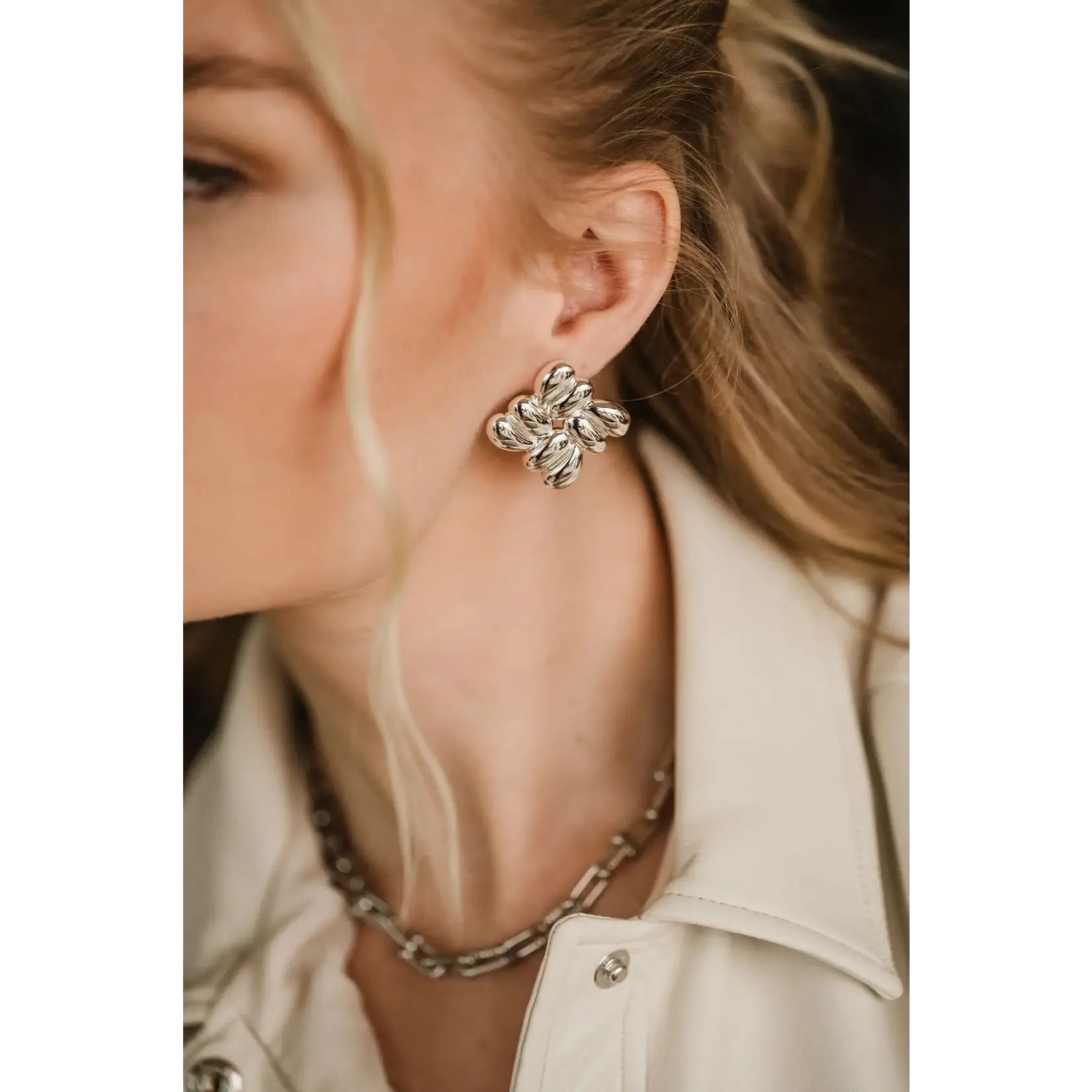 By Shir By Shir Oorbellen luxe Fleur Zilver