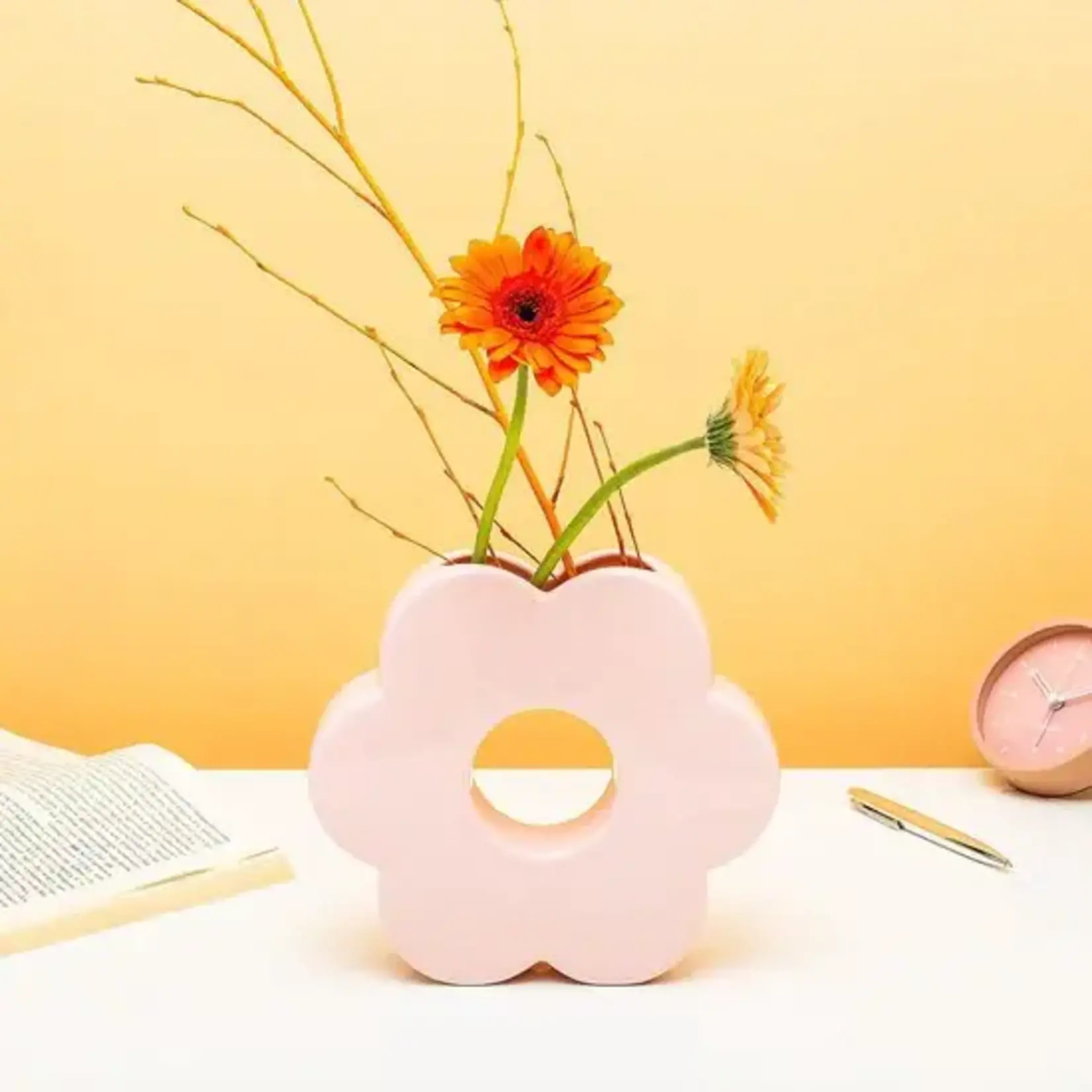 Doiy Doiy Daisy Vase Pink