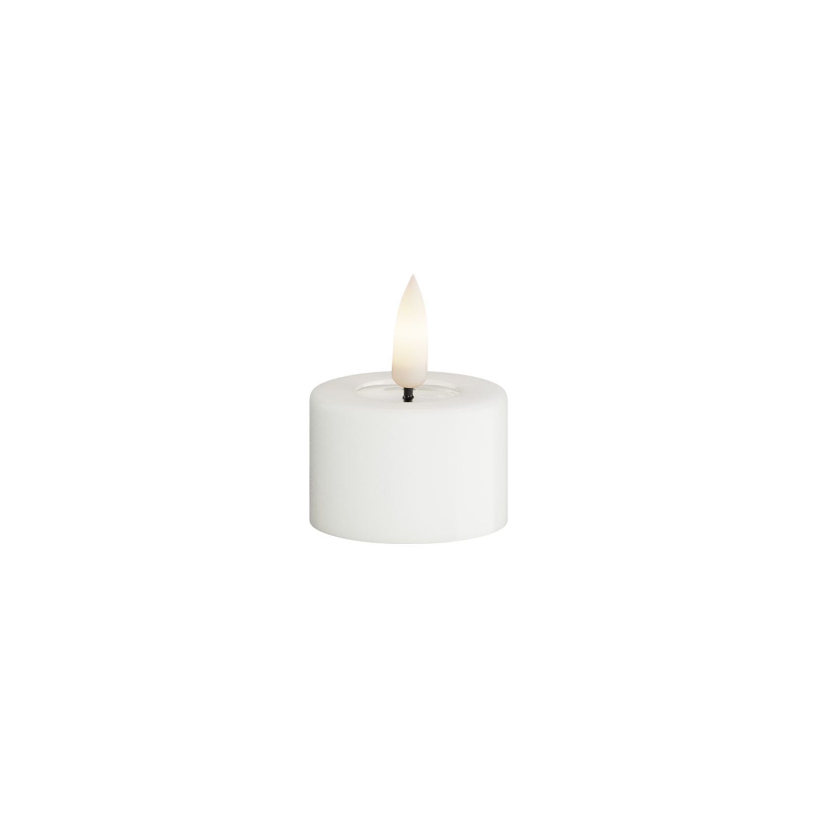Deluxe Homeart White LED High Tealight Candle wit Resign D:3,5*5,5 per stuk