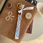 Stationery & Gift Emily in Paris-keycord strik