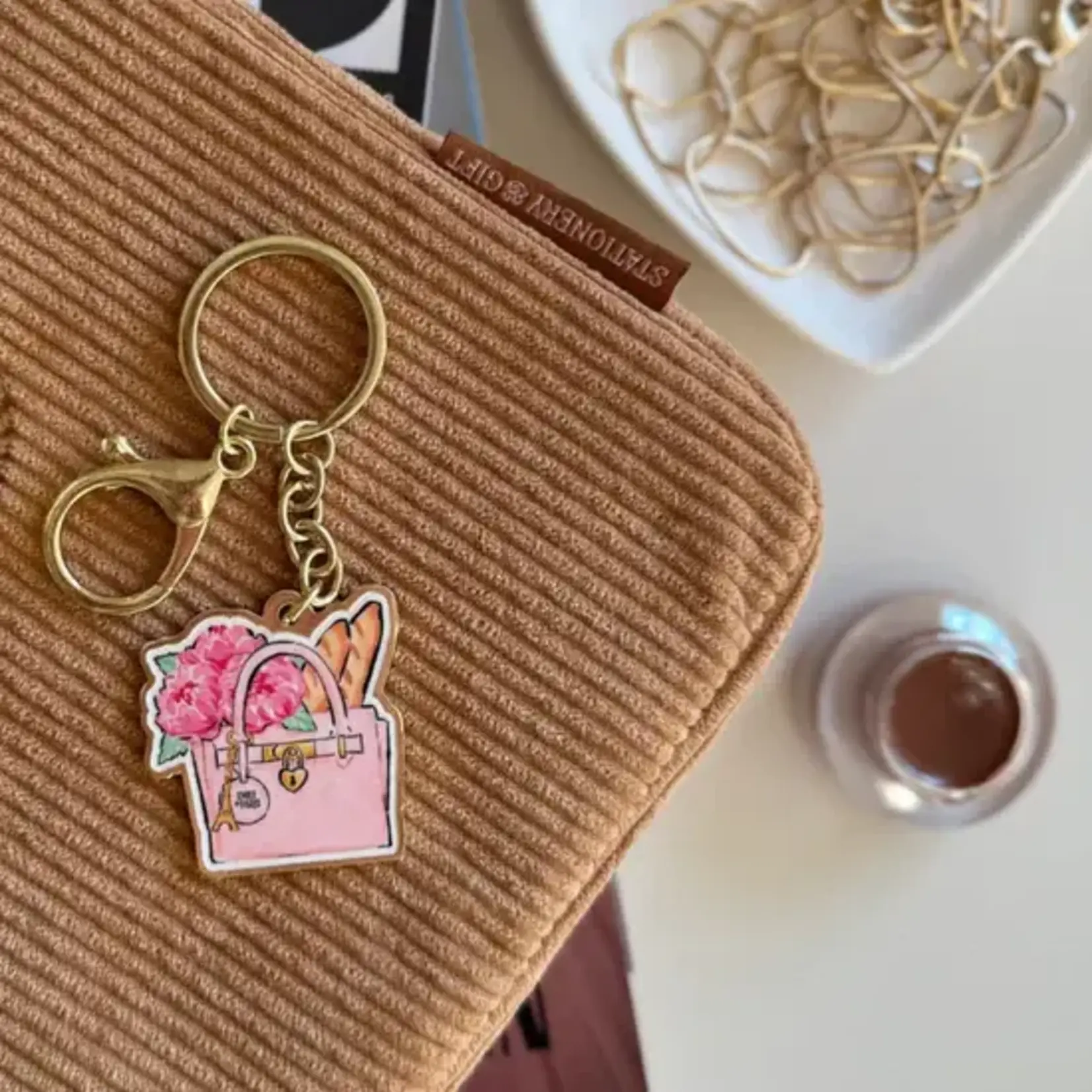 Stationery & Gift Emily in Paris - keychain tasje