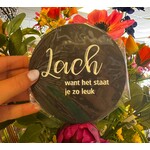 Home Sweet Home Muurcirkel zwart met tekst '' Lach, want het staat je zo leuk ''12cm