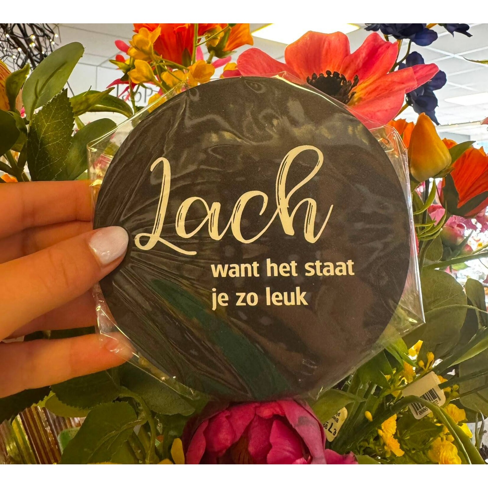 Home Sweet Home Muurcirkel zwart met tekst '' Lach, want het staat je zo leuk ''12cm