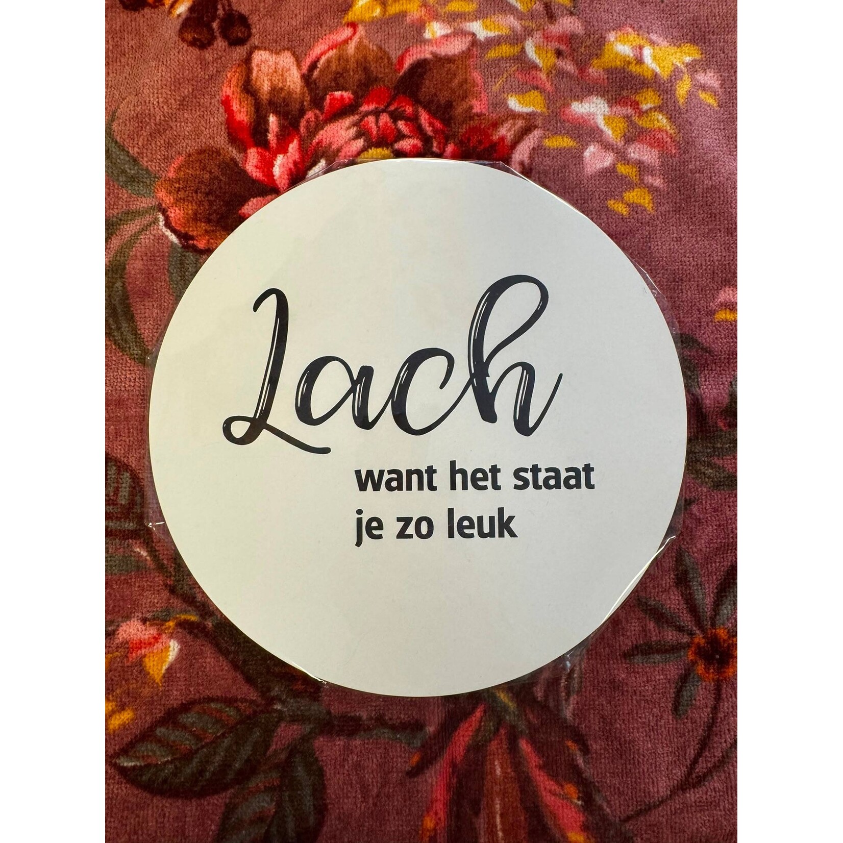 Home Sweet Home Muurcirkel wit met tekst '' Lach, want het staat je zo leuk ''20cm