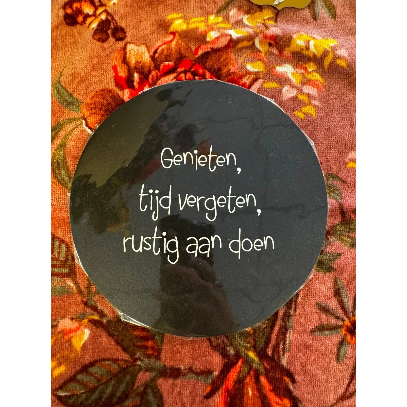 Home Sweet Home Muurcirkel zwart met tekst ''Genieten, tijd vergeten, rustig aan doen'' 20cm
