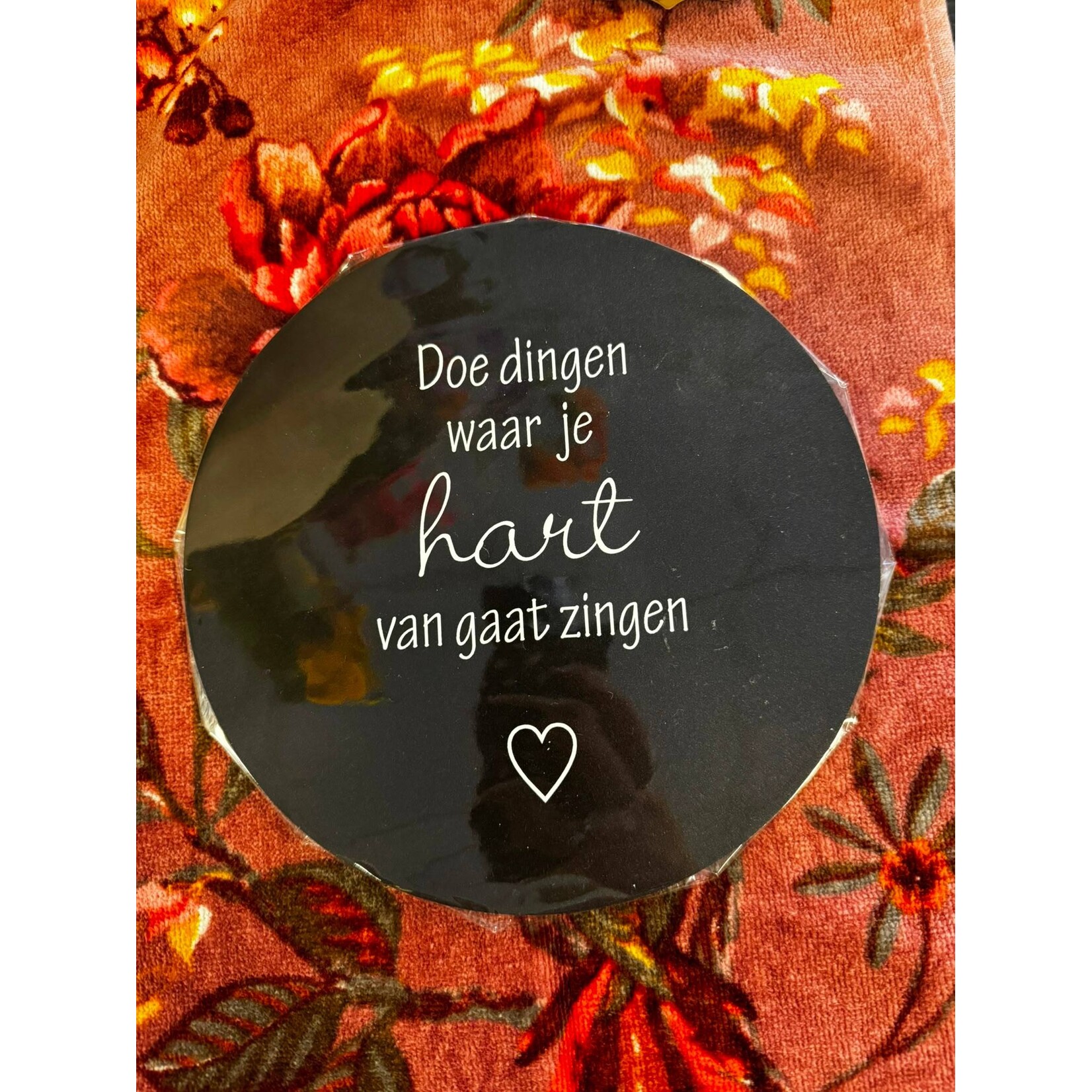 Home Sweet Home Muurcirkel zwart met tekst '' Doe dingen waar je hart van gaat zingen'' 20 cm