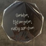 Home Sweet Home Muurcirkel zwart met tekst ''Genieten, tijd vergeten, rustig aan doen'' 30cm