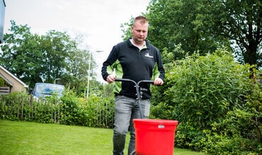 Wat kan ik doen tegen dorre en droogte plekken in het gazon?