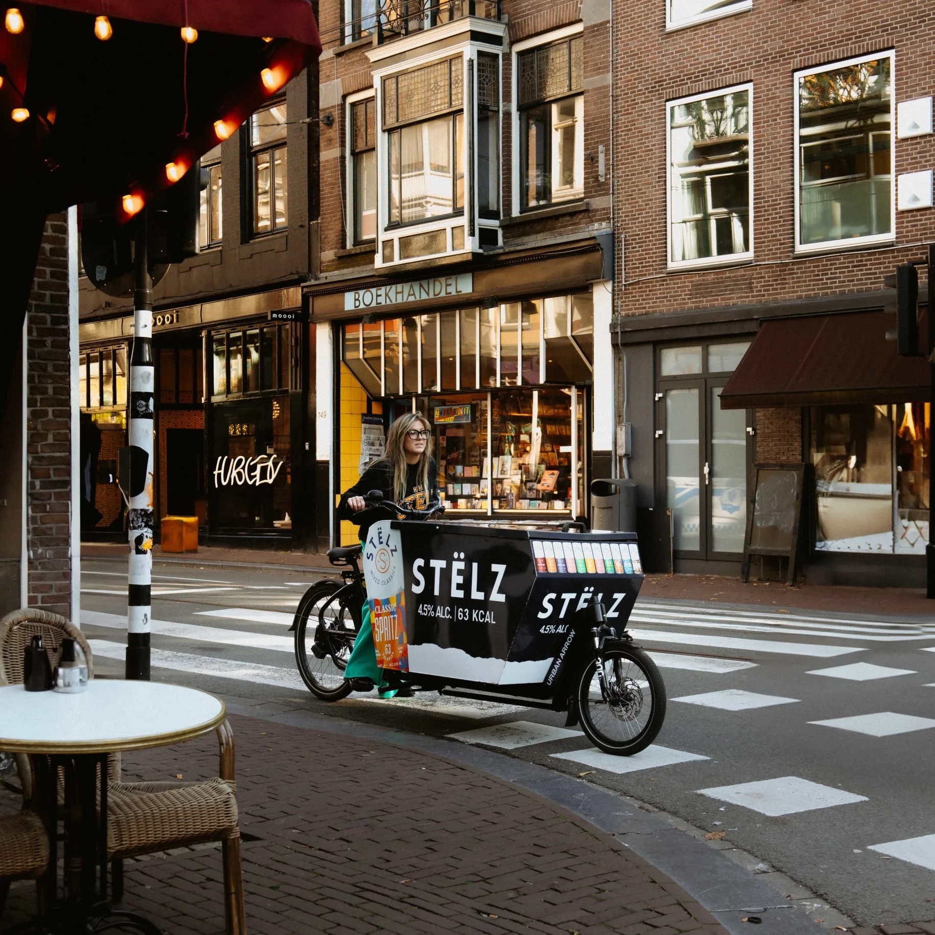 ondernemer op urban arrow cargo