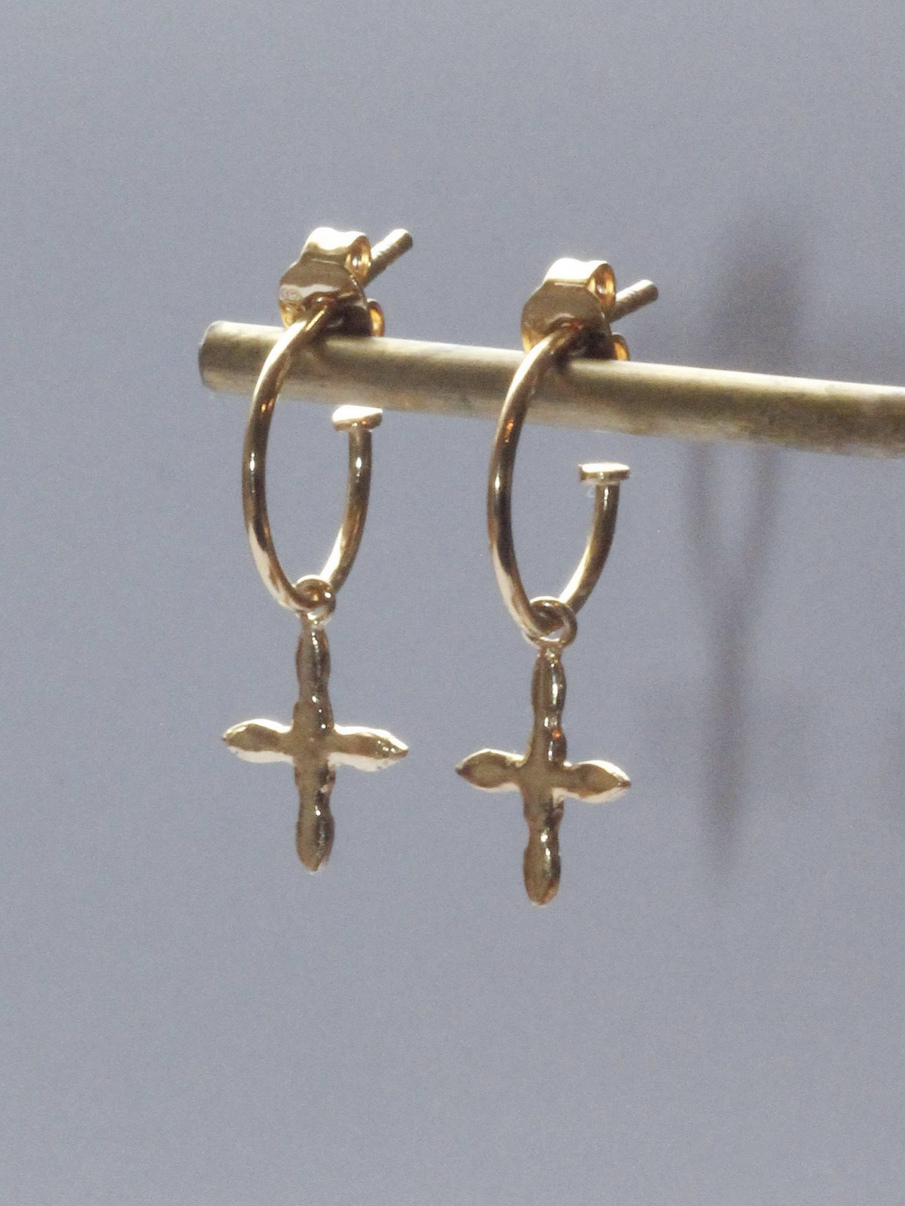 Laure De Mees Cross earrings gold