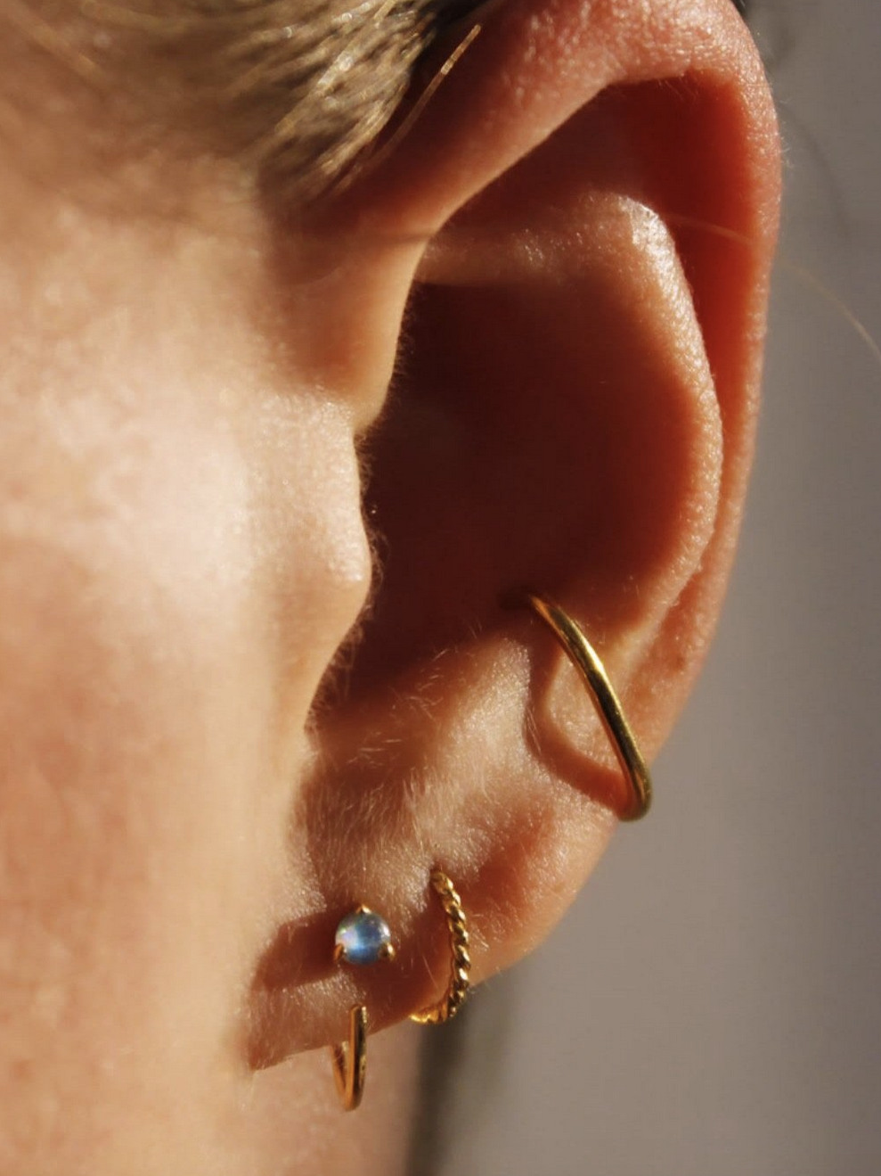 Laure De Mees Small cuff earring gold