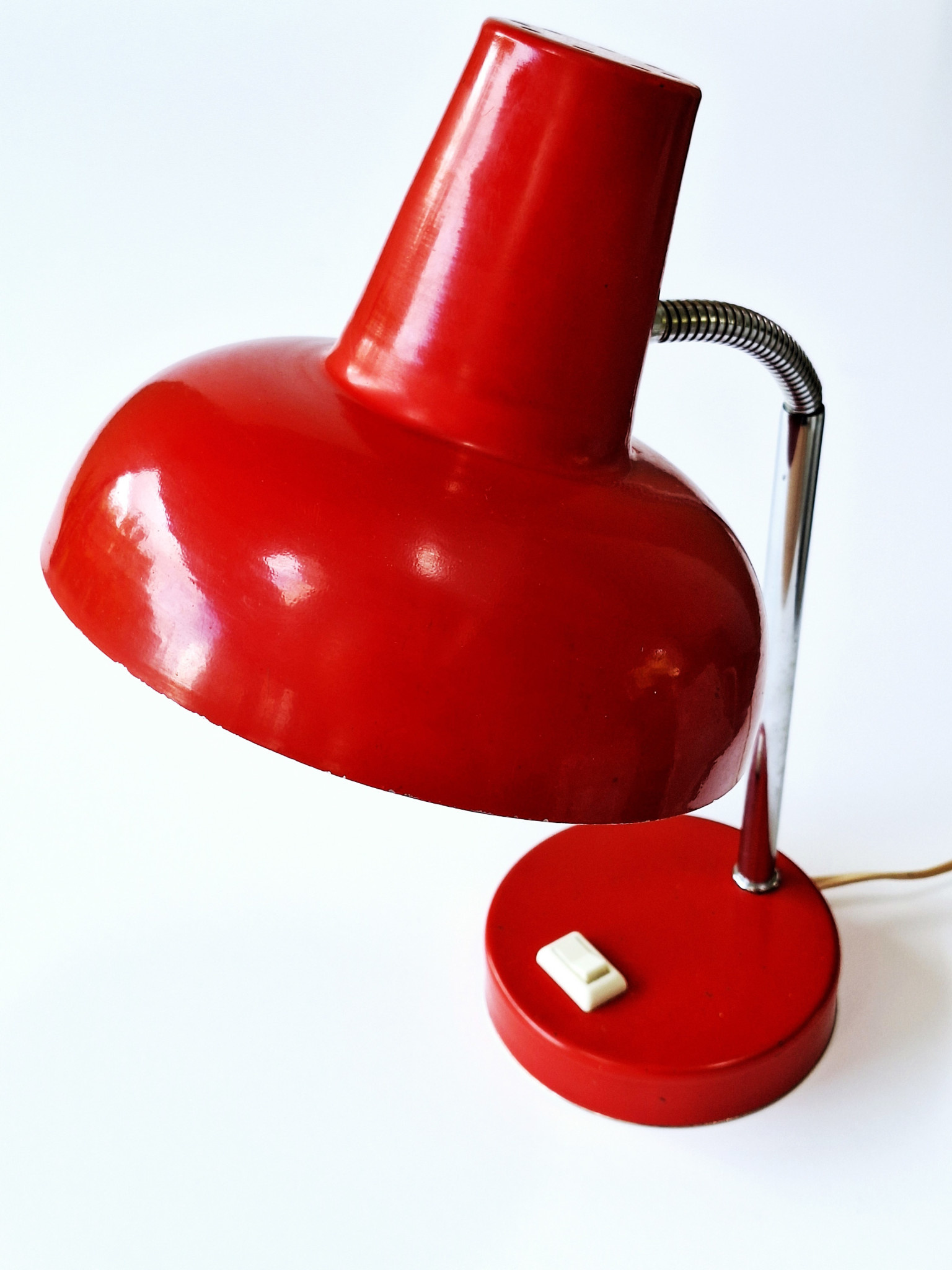 Vintage bureaulamp rood en zilverkleurig metaal