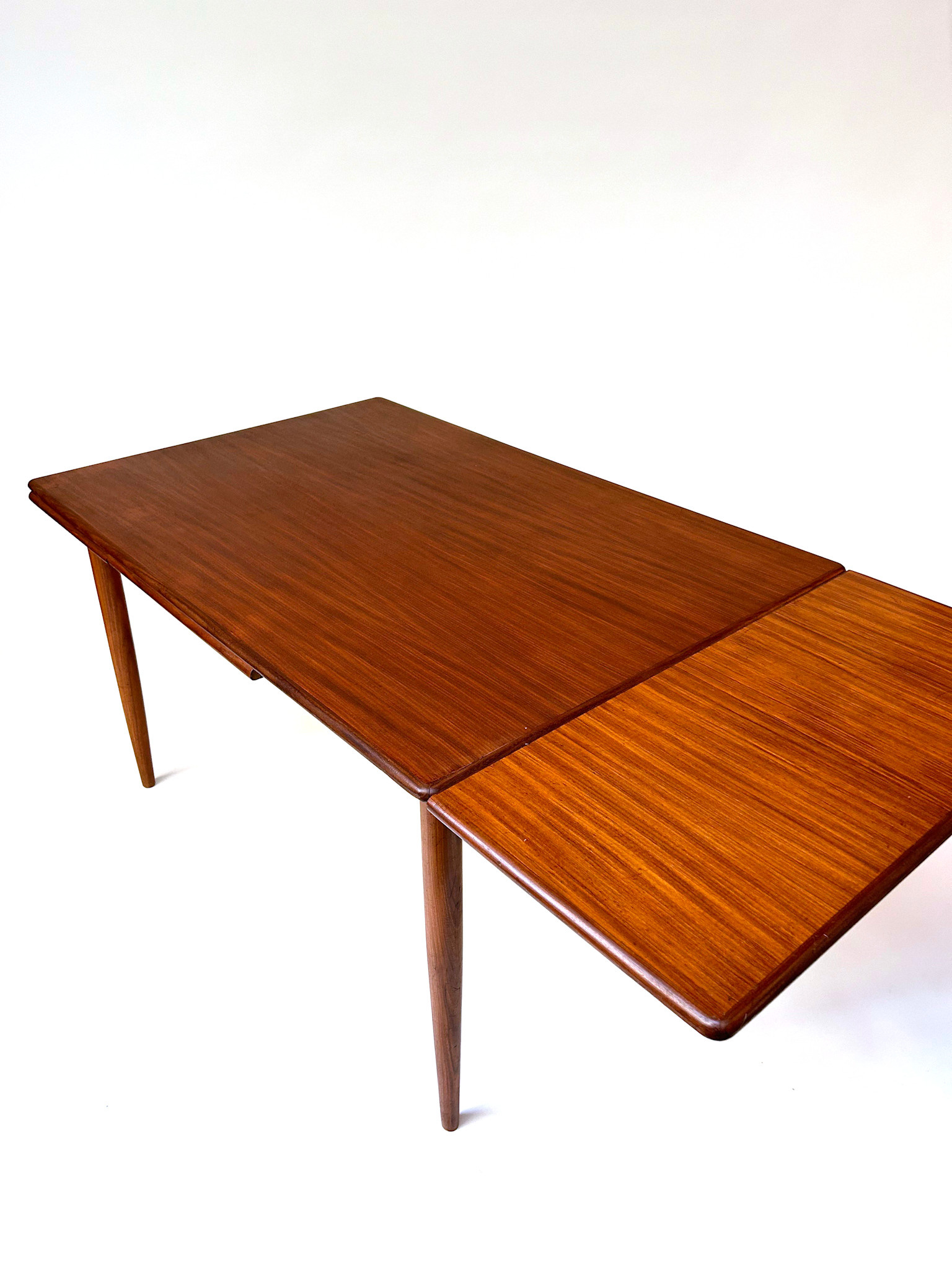 Vintage uitschuifbare tafel 126(204)x85 cm
