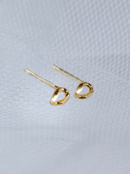 Laure De Mees Tiny link stud goud (stukprijs)