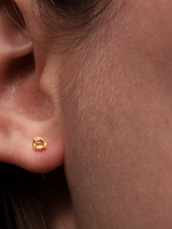 Laure De Mees Tiny link stud goud (stukprijs)