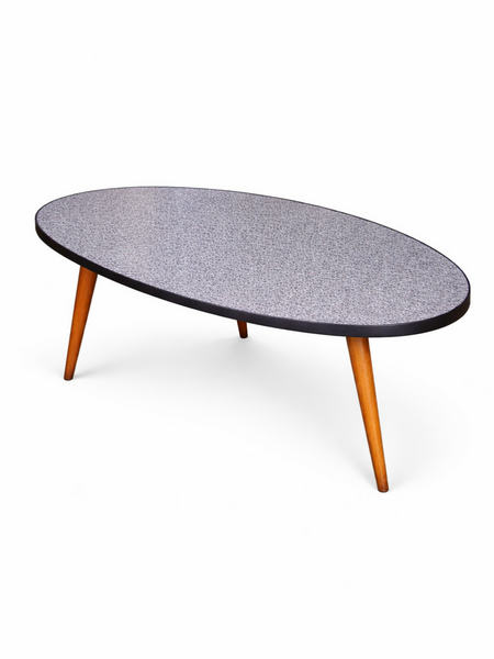 Vintage salontafel eivorm 90x60xh45cm