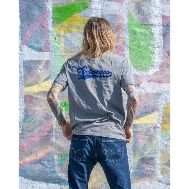 Surfesjappa x Surfsentrum - Back Print Tee