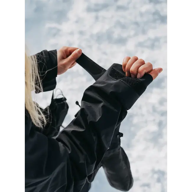 Women's [ak] Upshift GORE-TEX 2L Jacket - True Black