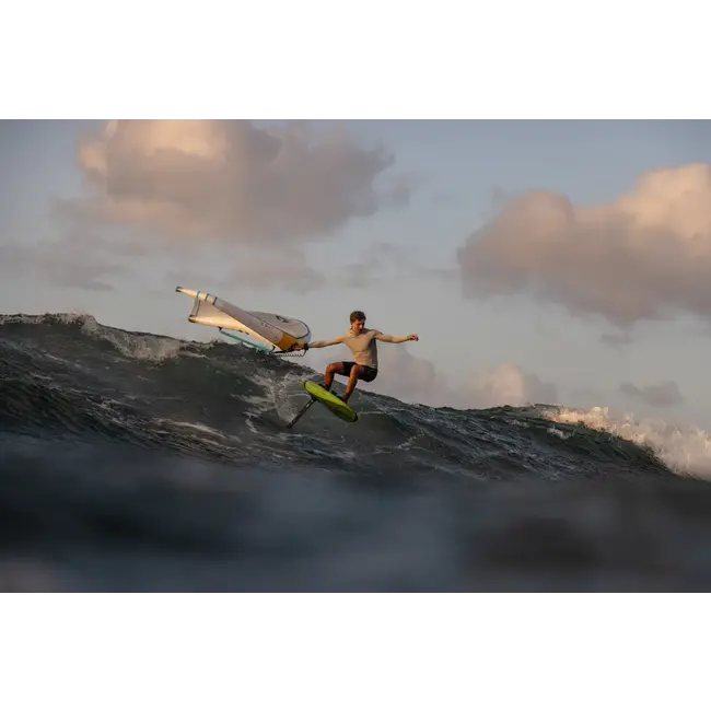 Duotone Sky Style 2025 – Responsivt Wing Foilbrett for Triks, Bølger og Moro