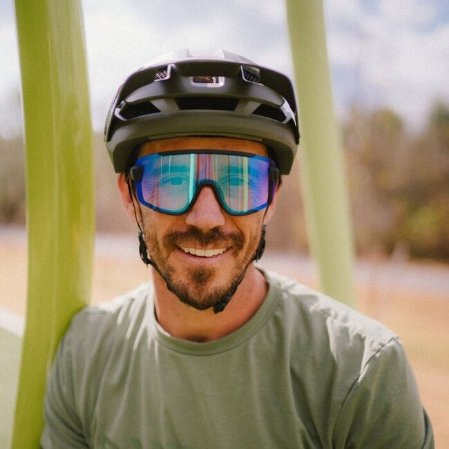 Wildcat - Matte Black + ChromaPop™ Low Light Rose Blue Mirror