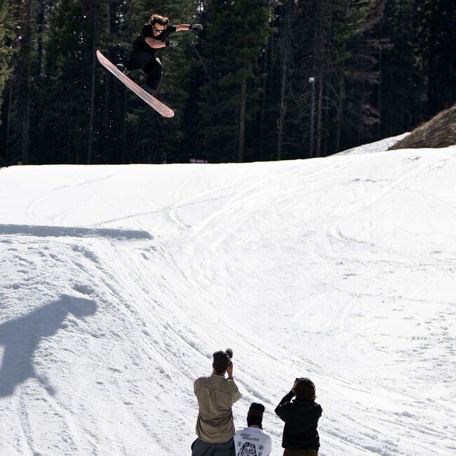 Wagyu Snowboard 2026 – Freestyle / All-Mountain Directional Twin