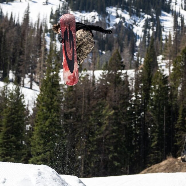 Wagyu Snowboard 2026 – Freestyle / All-Mountain Directional Twin