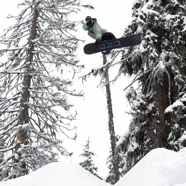 Banked Country Snowboard – All Mountain Directional