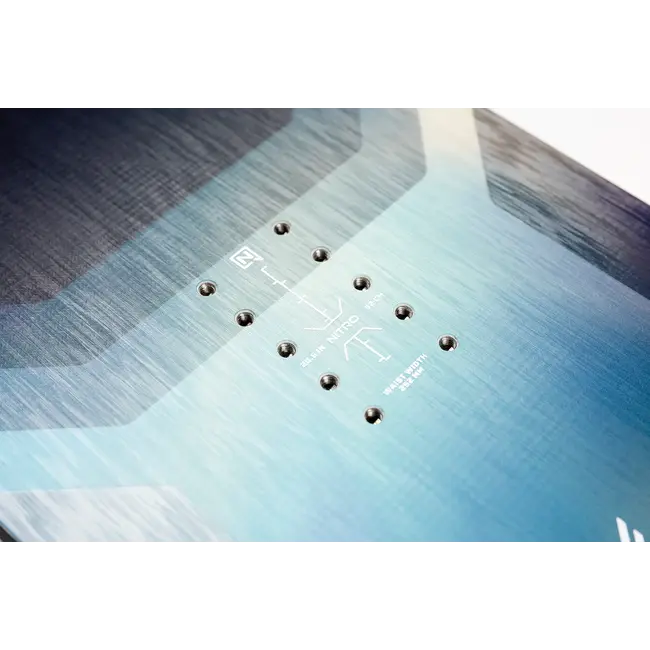 Nitro Team Snowboard – Directional Twin All-Mountain Board