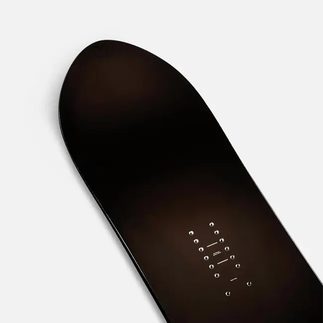 United Shapes Cadet – Retningsbestemt freeride-snowboard med klassisk camber og moderne bærekraftige materialer