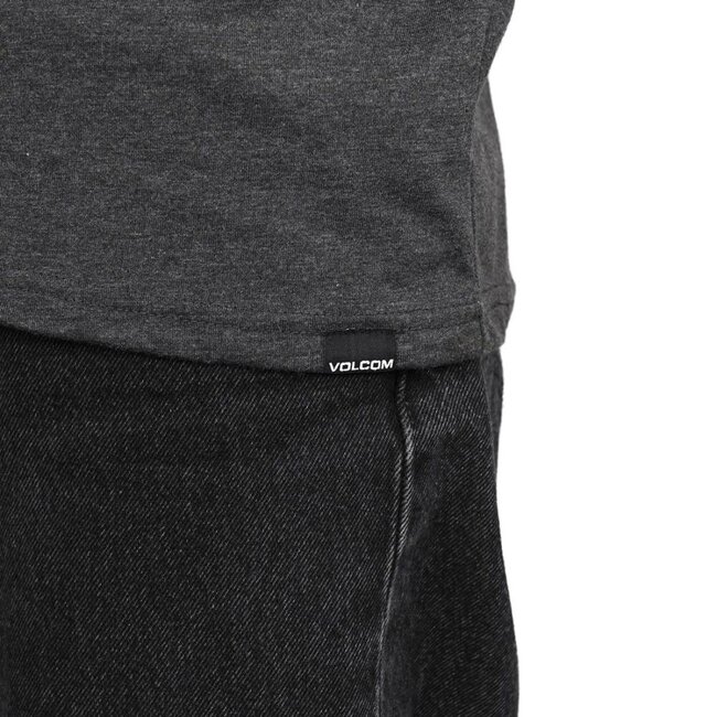 Solstice T-skjorte Heather Black – Regular fit med print foran og bak