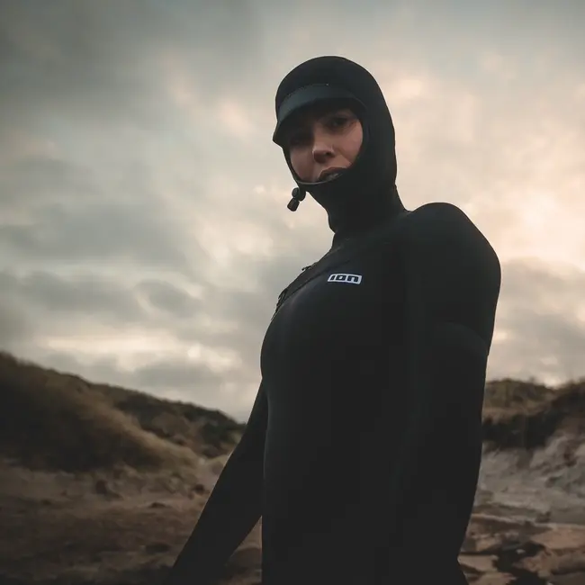 ION Amaze Amp 6/5 Hood Front Zip Våtdrakt Dame 2025 – Vinterdrakt med Maks Stretch