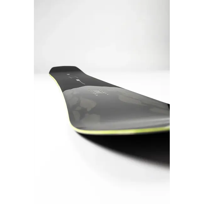 The Black Snowboard of Death 2027 – All-Mountain / Freeride Snowboard