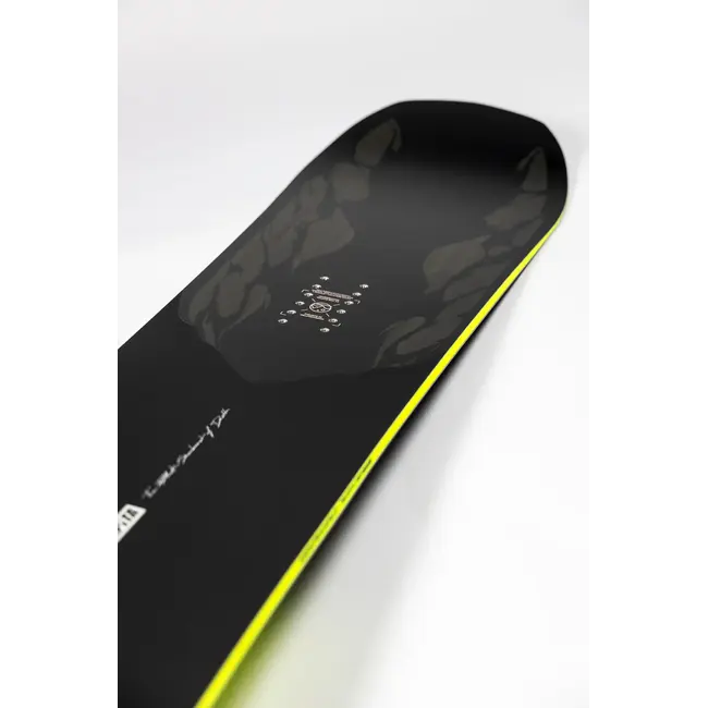 The Black Snowboard of Death 2027 – All-Mountain / Freeride Snowboard