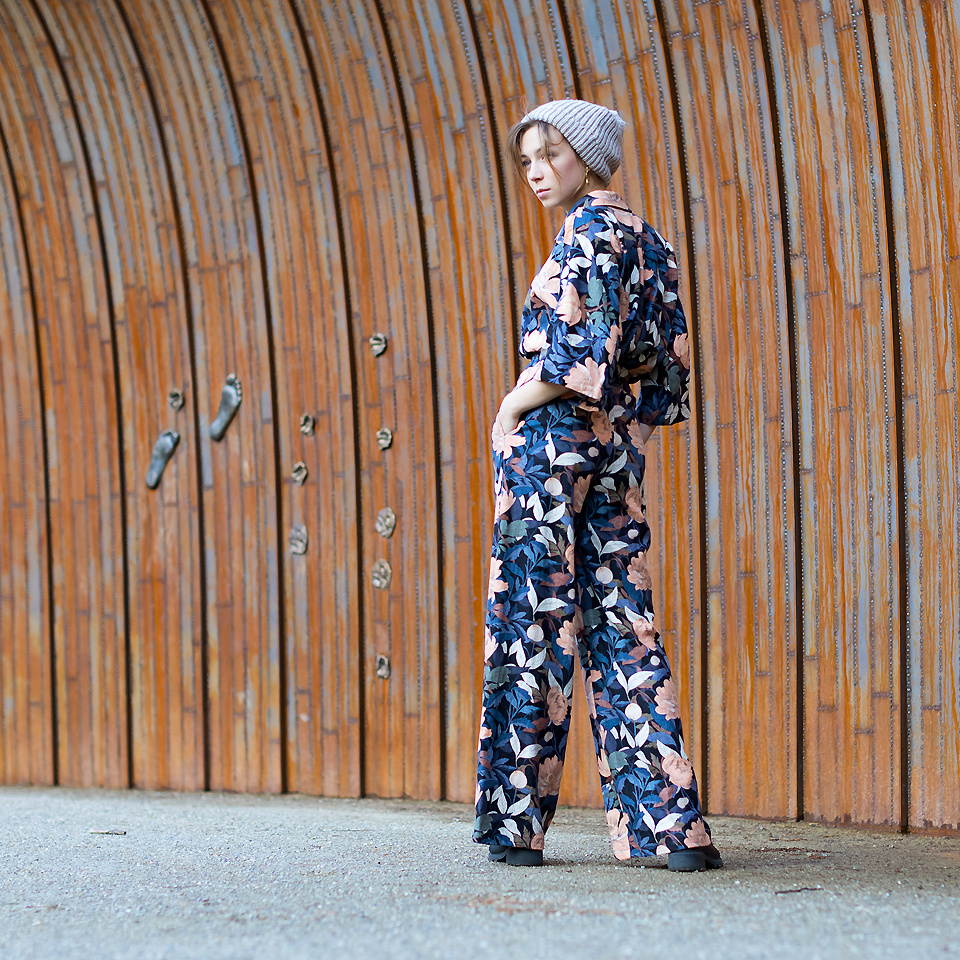 Linnen/Viscose Blend - Pasture Rose - Zwart-5