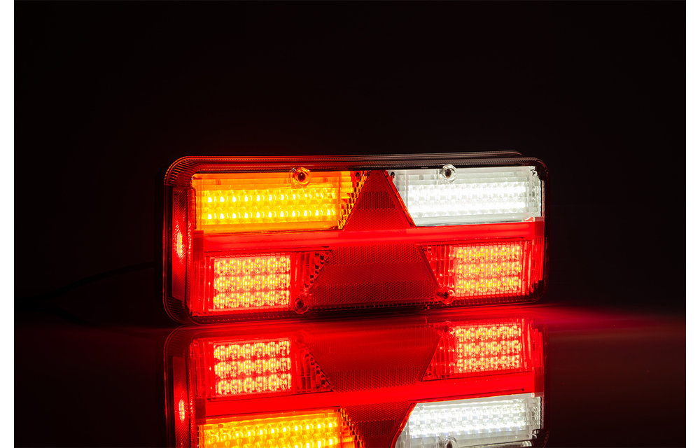 Links | LED-Anhänger-Leuchte | dynamische Blinker | 9-36V | 200cm. Kabel