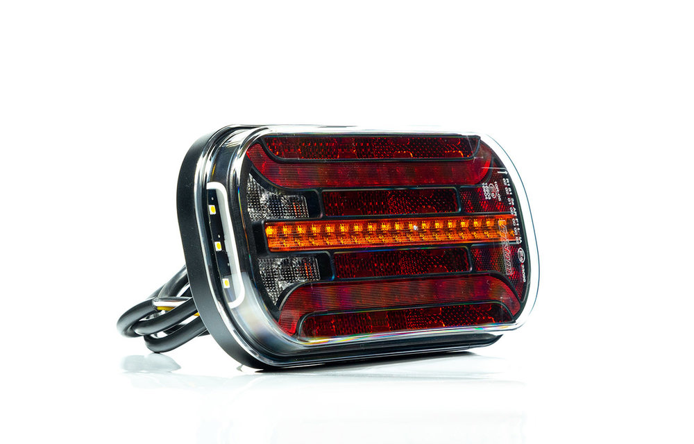 LED-Rücklicht mit dynamischen Blinker Abzeichen & Beleuchtung | 12-24V |