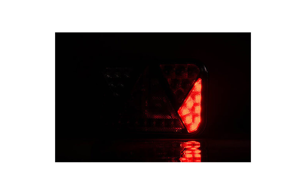 Links | LED-Nebelscheinwerferschlussleuchte mit 12V 5PIN