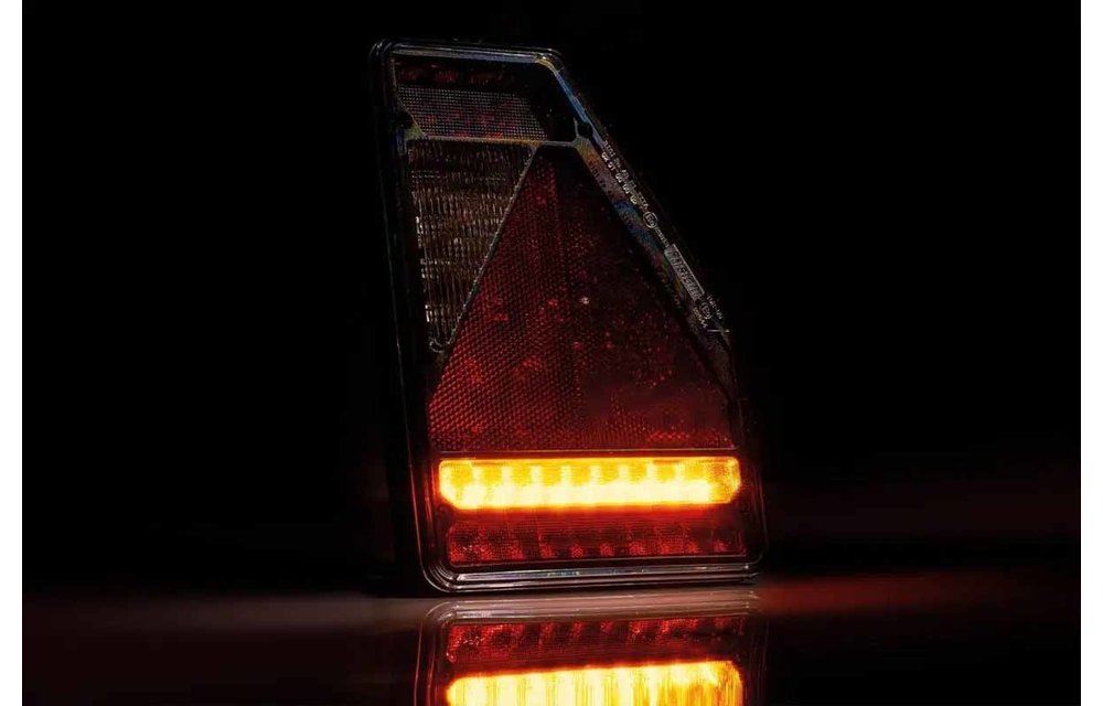 Links | LED Rückleuchte | Dreieck Modell 12v | 6-function | 6 Polig