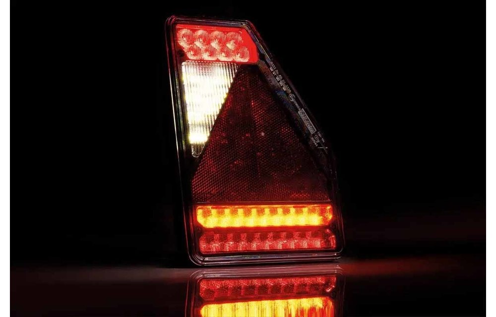 Links | LED Rückleuchte | Dreieck Modell 12v | 6-function | 6 Polig