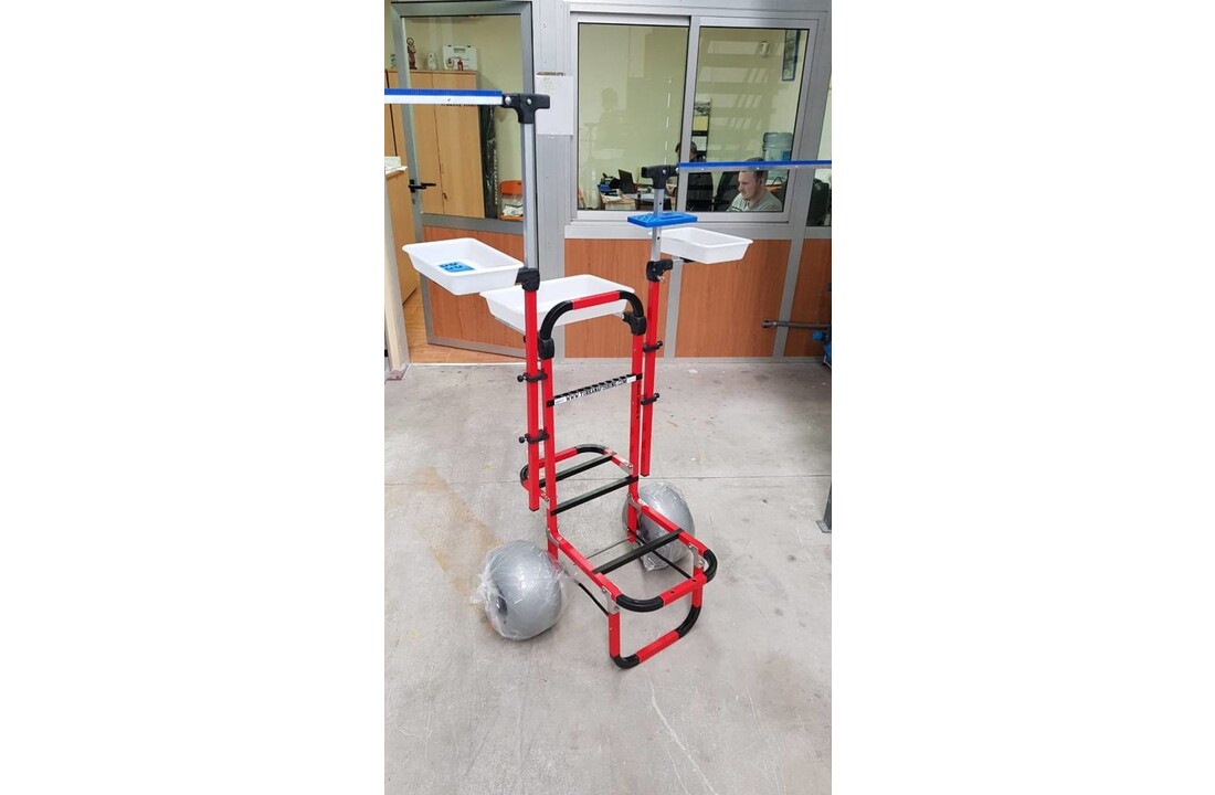 BEACH TROLLY ROOD MET BAKKEN EN 2 ONDERLIJNEN KAMMEN