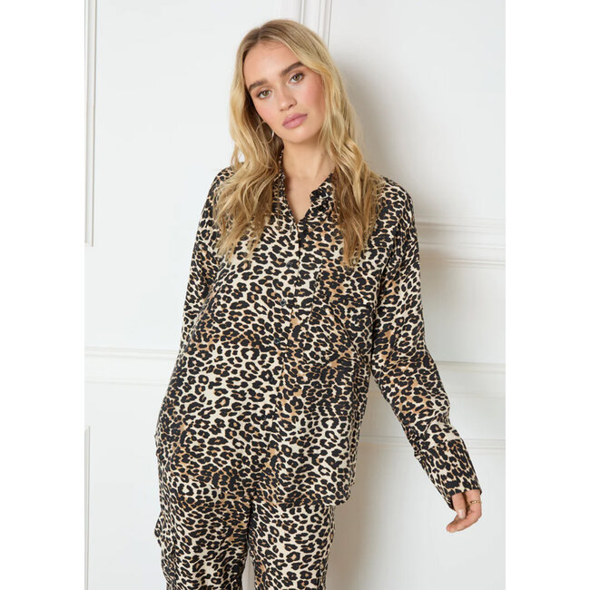 REFINED DEPARTMENT Mikia Flowy Animal Blouse