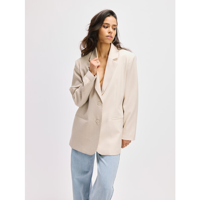 REFINED DEPARTMENT Bodi Blazer Off White