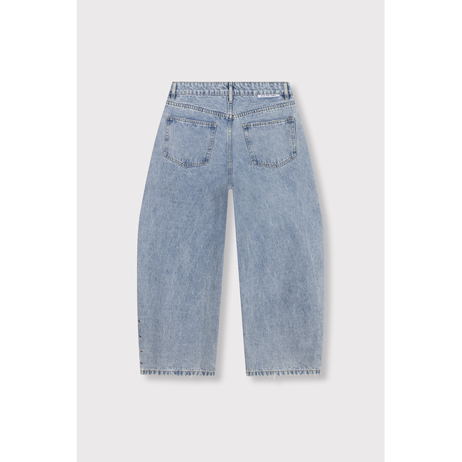 ALIX THE LABEL Studded Barrel Denim Pants Light Blue Denim