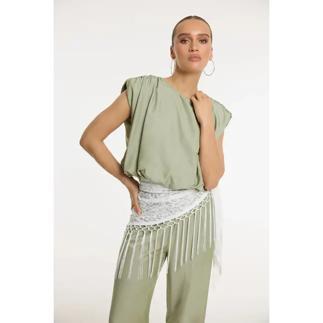 REFINED DEPARTMENT Flowy Croppped Blouse Liv Army