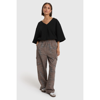 ALIX THE LABEL Ladies Woven Cargo Pants Animal