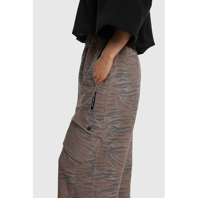 ALIX THE LABEL Ladies Woven Cargo Pants Animal