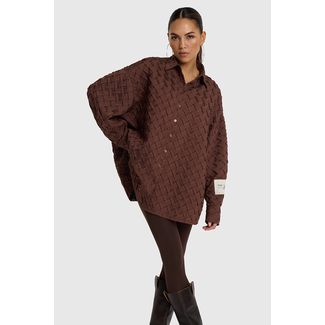 ALIX THE LABEL Woven Pleated Blouse Warm Brown